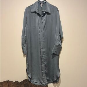 Women’s Gray long blouse / button down dress